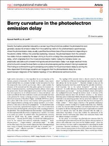 Berry curvature in the photoelectron emission delay