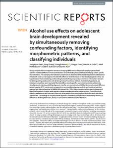 Alcohol use effects on adolescent brain development revealed by simultaneously removing confounding factors, identifying morphometric patterns, and classifying individuals